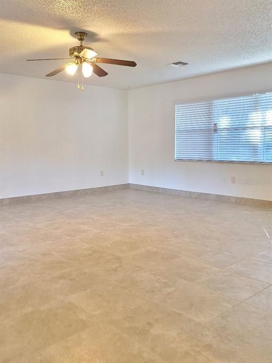 For Rent: $2,500 (4 beds, 2 baths, 2136 Square Feet)