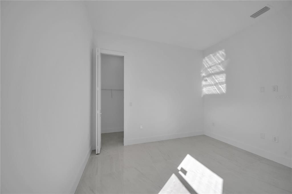 For Sale: $359,900 (3 beds, 2 baths, 1643 Square Feet)