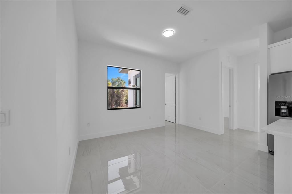 For Sale: $359,900 (3 beds, 2 baths, 1643 Square Feet)