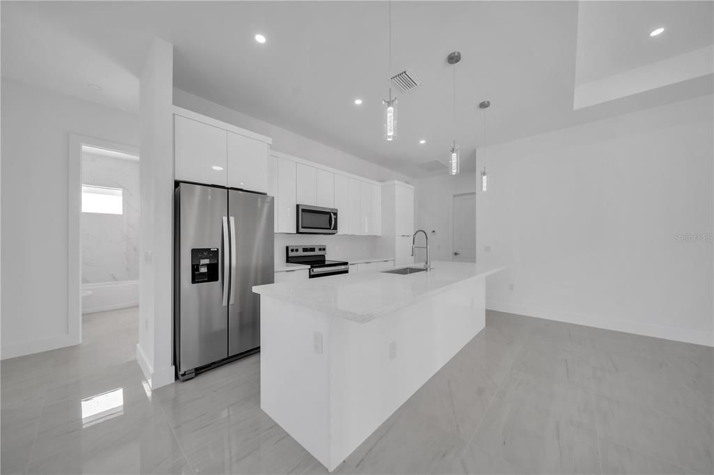 For Sale: $359,900 (3 beds, 2 baths, 1643 Square Feet)