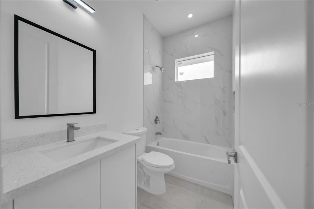 For Sale: $359,900 (3 beds, 2 baths, 1643 Square Feet)