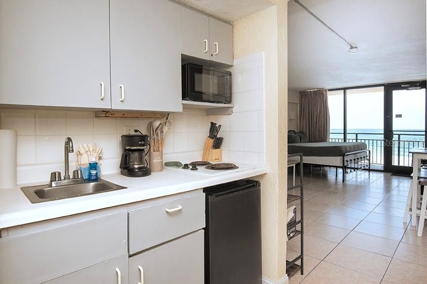 For Sale: $110,000 (0 beds, 1 baths, 402 Square Feet)