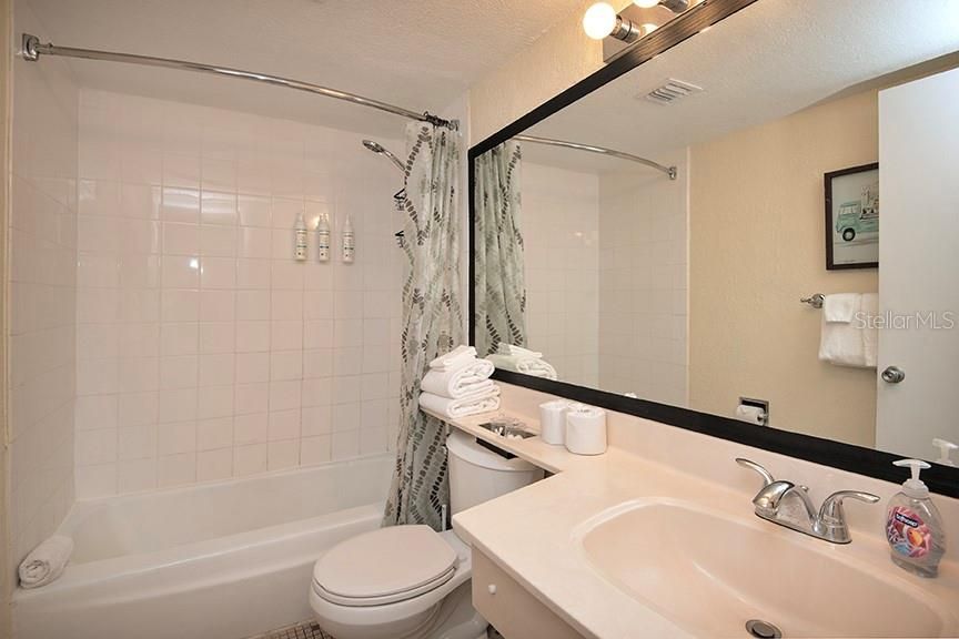 For Sale: $110,000 (0 beds, 1 baths, 402 Square Feet)