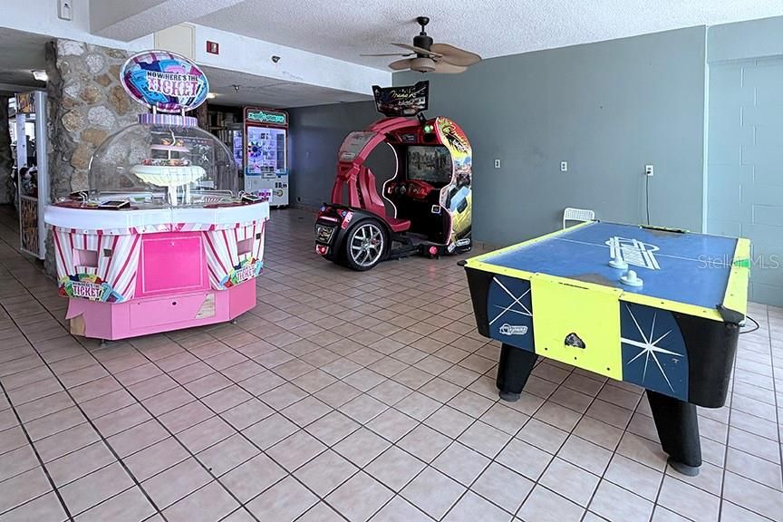 For Sale: $110,000 (0 beds, 1 baths, 402 Square Feet)