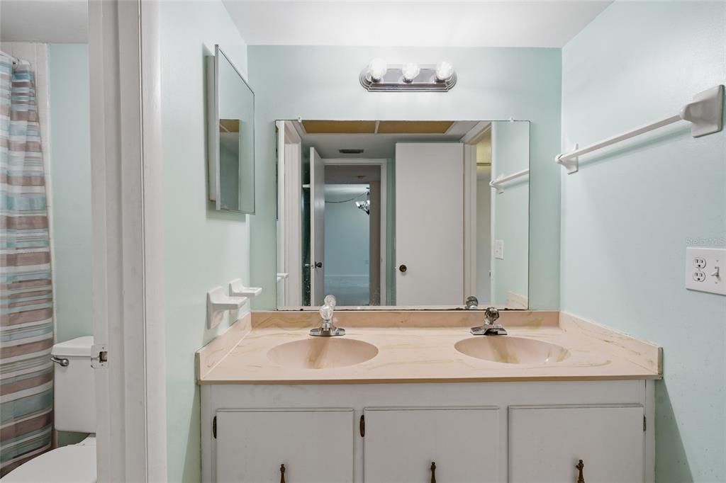 En Venta: $299,900 (3 camas, 2 baños, 1500 Pies cuadrados)