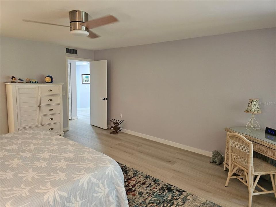 For Rent: $3,700 (2 beds, 2 baths, 1304 Square Feet)