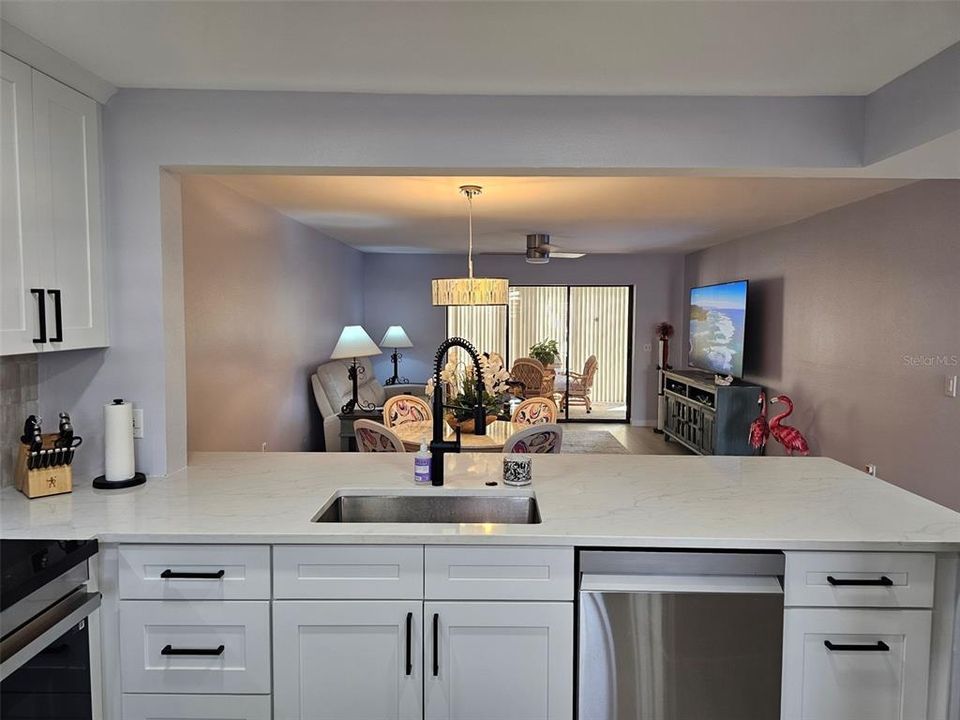 For Rent: $3,700 (2 beds, 2 baths, 1304 Square Feet)