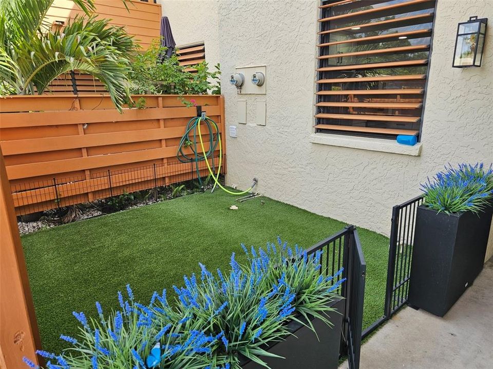For Rent: $3,700 (2 beds, 2 baths, 1304 Square Feet)
