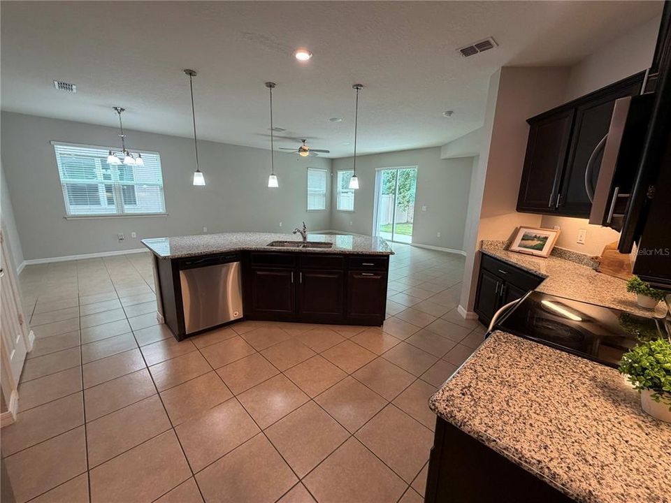 For Rent: $2,695 (3 beds, 3 baths, 2607 Square Feet)