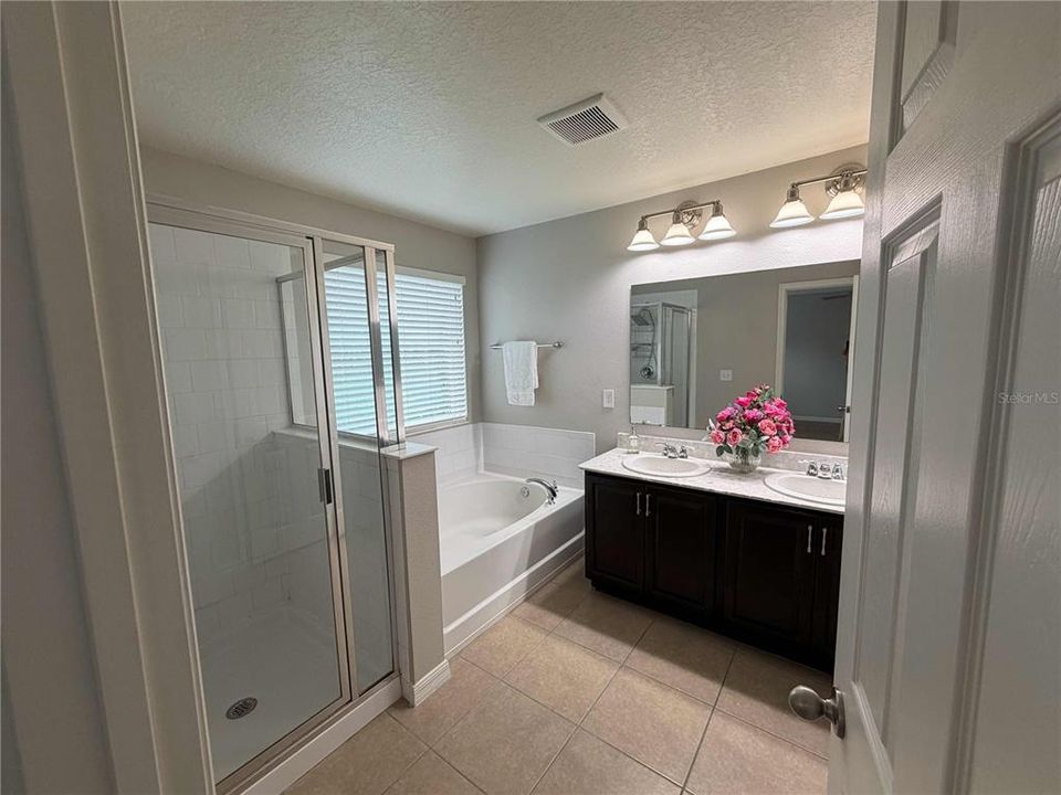 For Rent: $2,695 (3 beds, 3 baths, 2607 Square Feet)