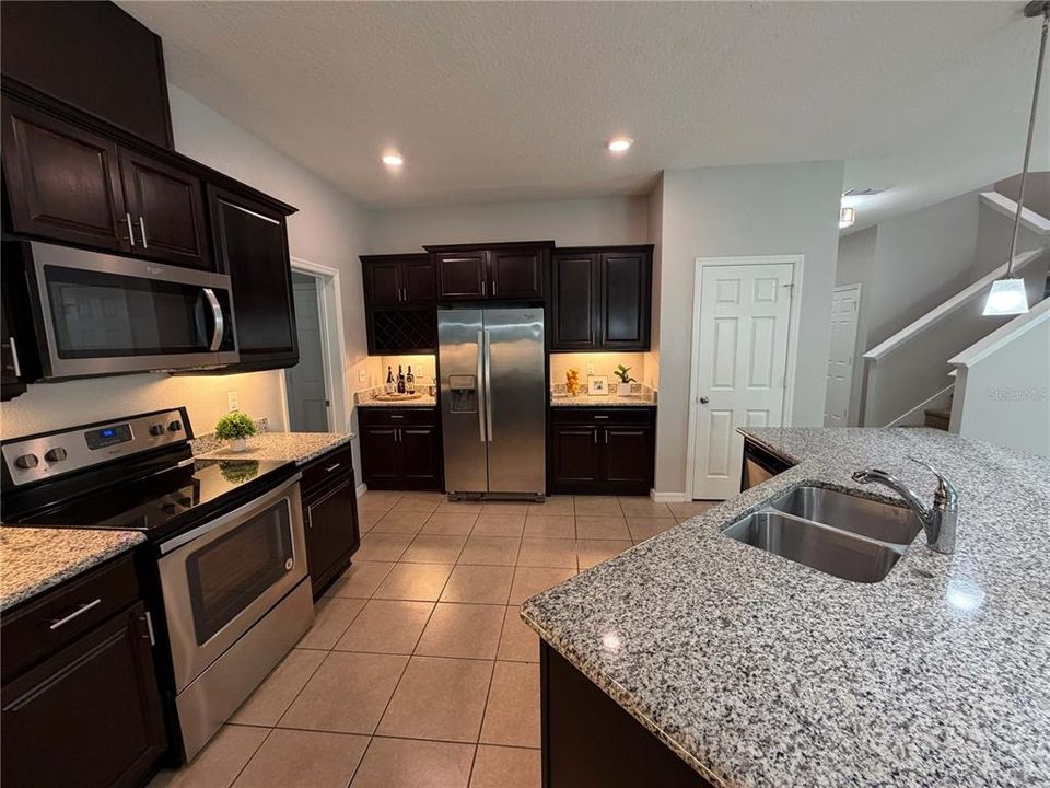 For Rent: $2,695 (3 beds, 3 baths, 2607 Square Feet)