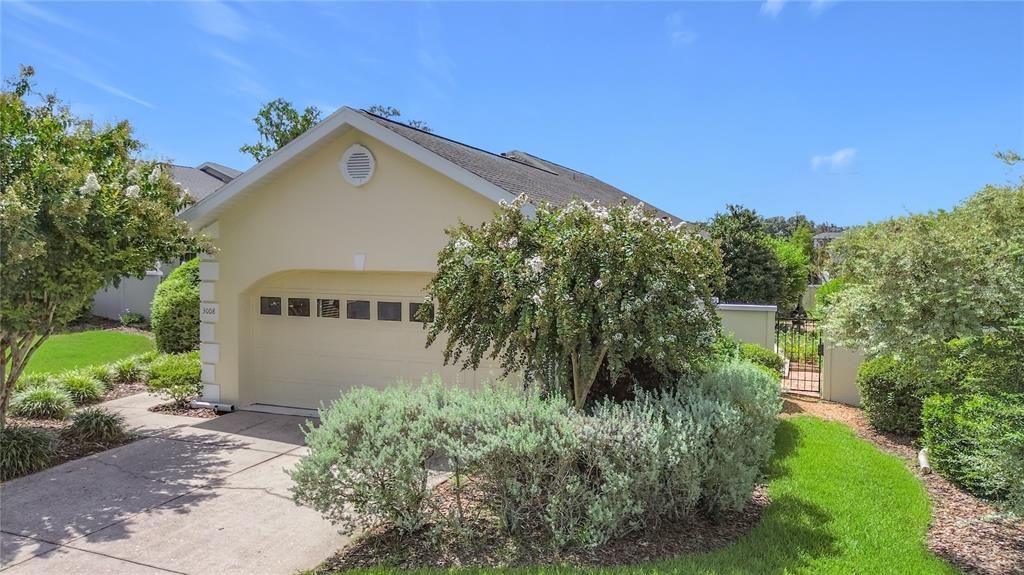 For Sale: $267,000 (2 beds, 2 baths, 1576 Square Feet)
