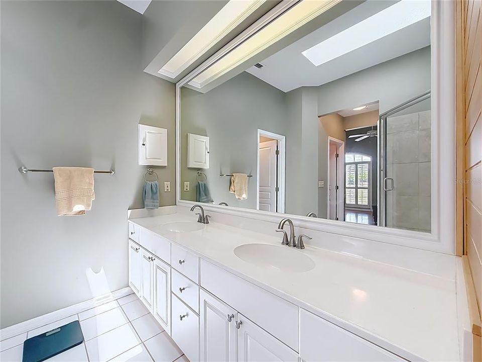 For Sale: $267,000 (2 beds, 2 baths, 1576 Square Feet)