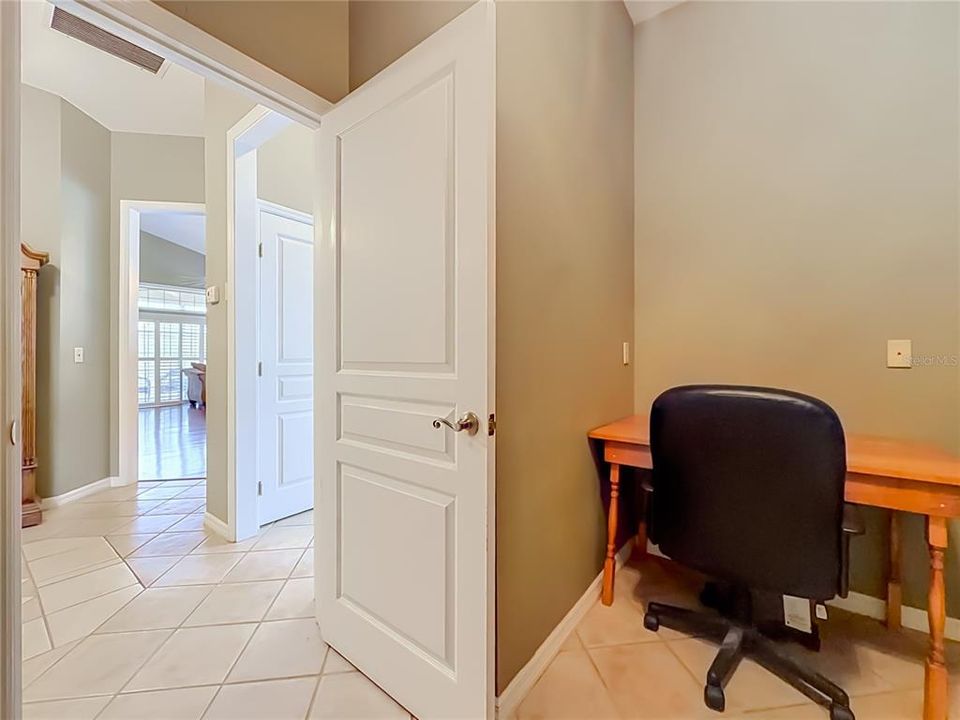 For Sale: $267,000 (2 beds, 2 baths, 1576 Square Feet)