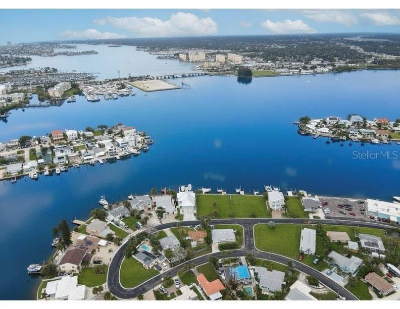 待售: $740,000 (0.15 acres)