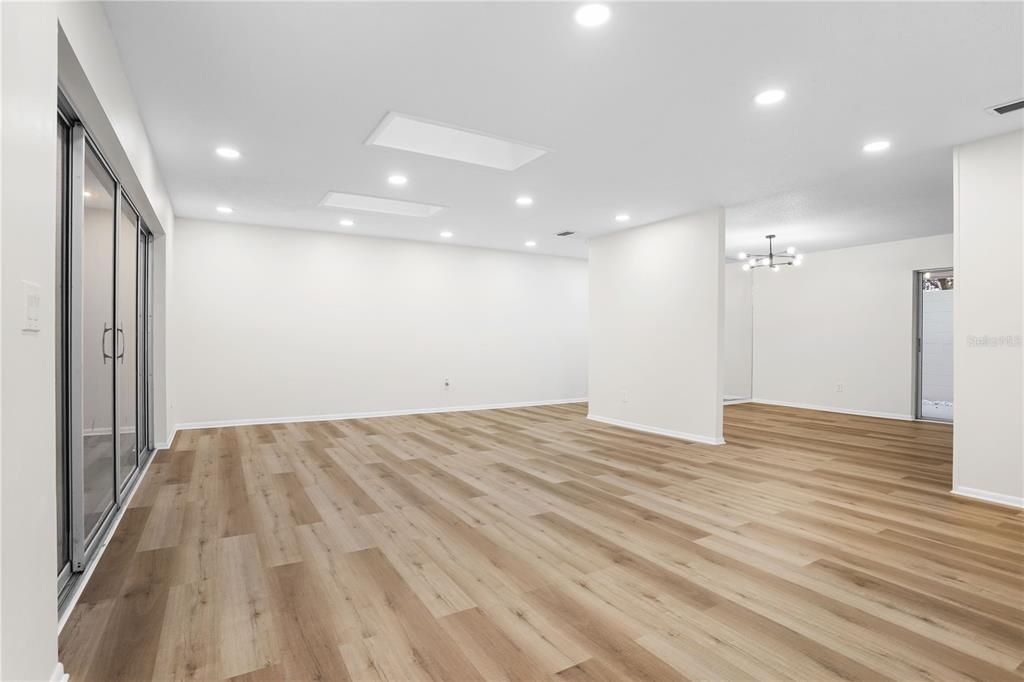 На продажу: $475,000 (4 спален, 2 ванн, 1680 Квадратных фут)