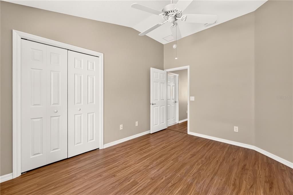For Sale: $359,000 (3 beds, 2 baths, 1392 Square Feet)