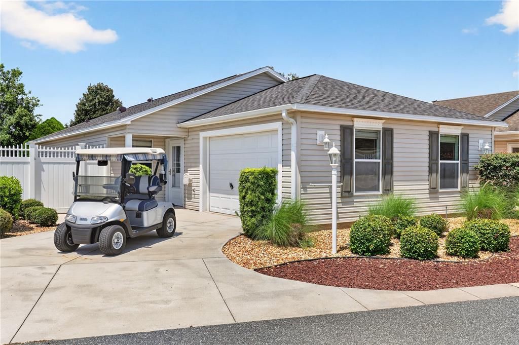 For Sale: $359,000 (3 beds, 2 baths, 1392 Square Feet)