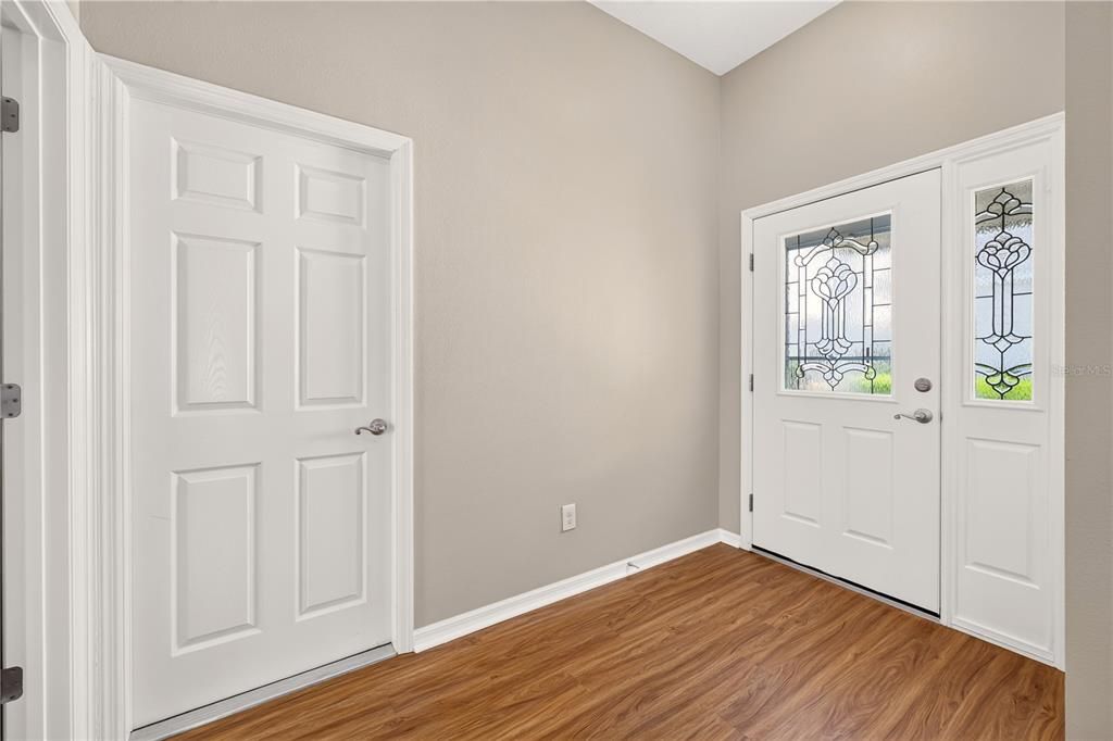 For Sale: $359,000 (3 beds, 2 baths, 1392 Square Feet)