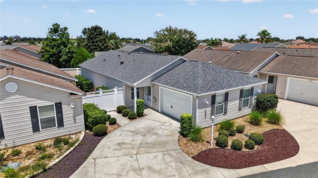 For Sale: $359,000 (3 beds, 2 baths, 1392 Square Feet)