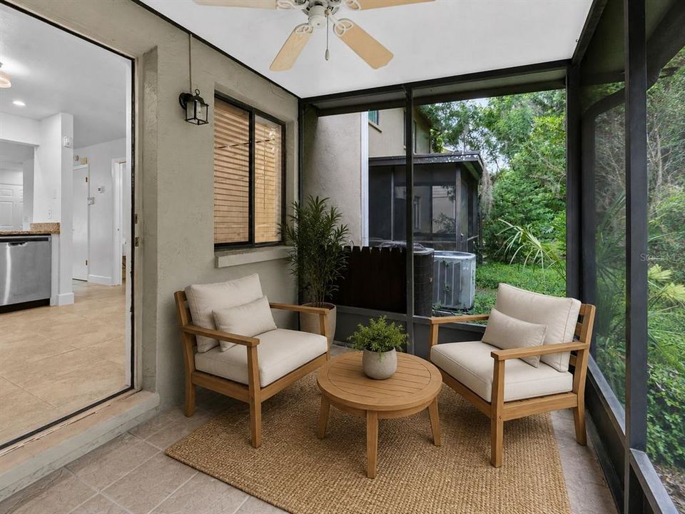 En Venta: $285,000 (2 camas, 2 baños, 960 Pies cuadrados)
