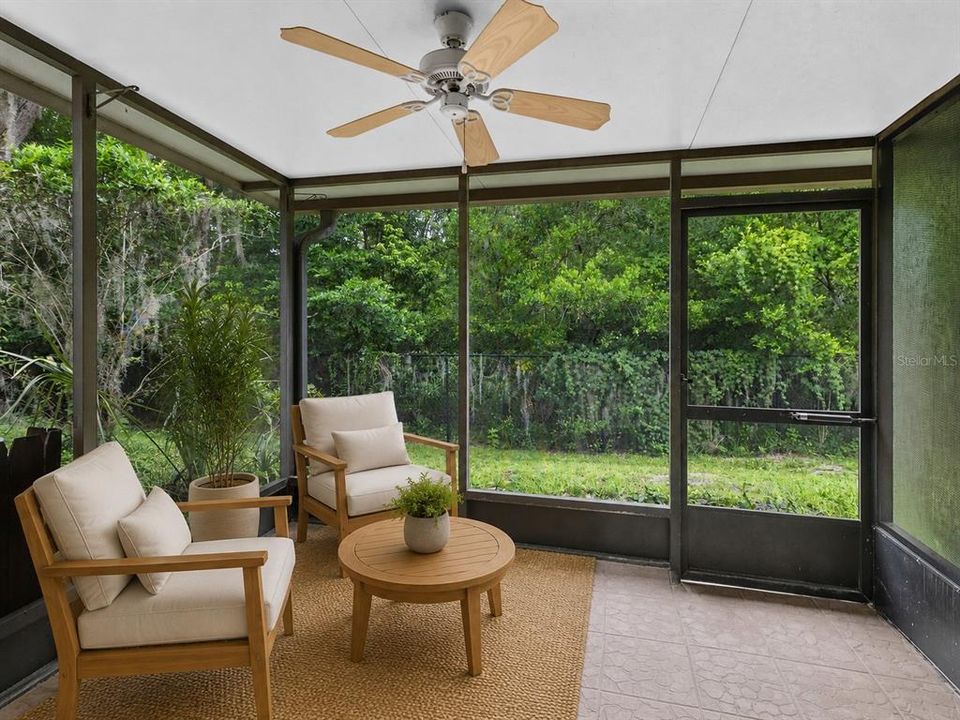 En Venta: $285,000 (2 camas, 2 baños, 960 Pies cuadrados)