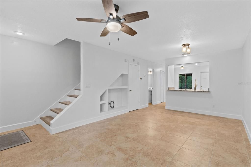 En Venta: $285,000 (2 camas, 2 baños, 960 Pies cuadrados)