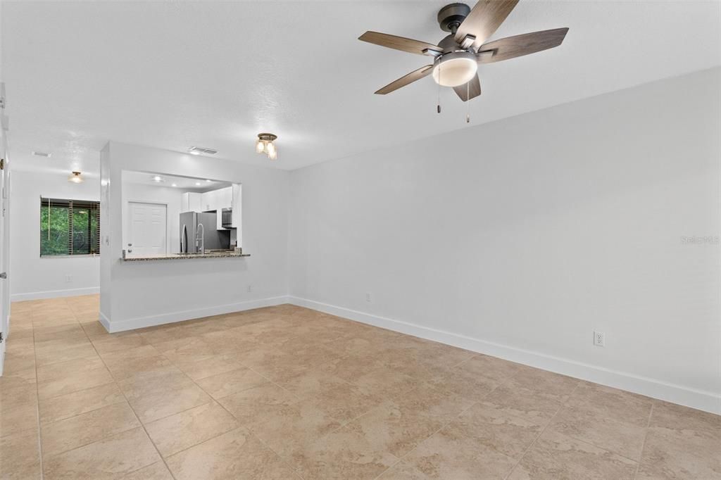 En Venta: $285,000 (2 camas, 2 baños, 960 Pies cuadrados)