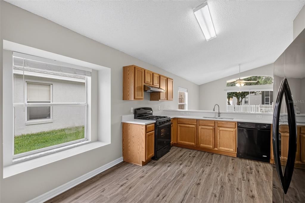 Active With Contract: $439,900 (4 beds, 2 baths, 2037 Square Feet)