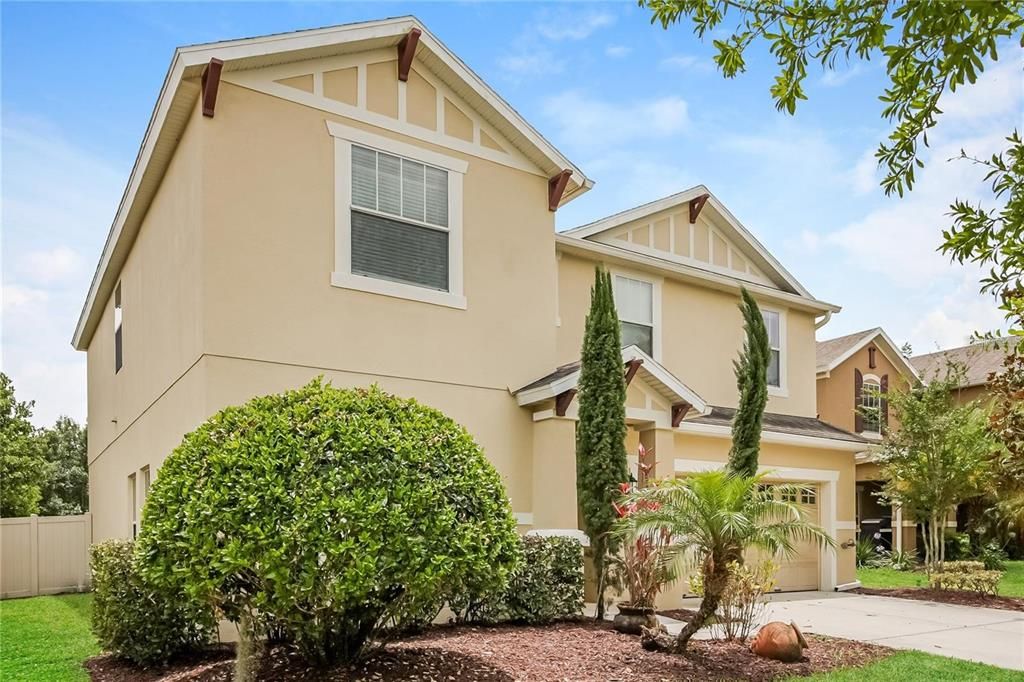 For Sale: $410,000 (4 beds, 2 baths, 2590 Square Feet)