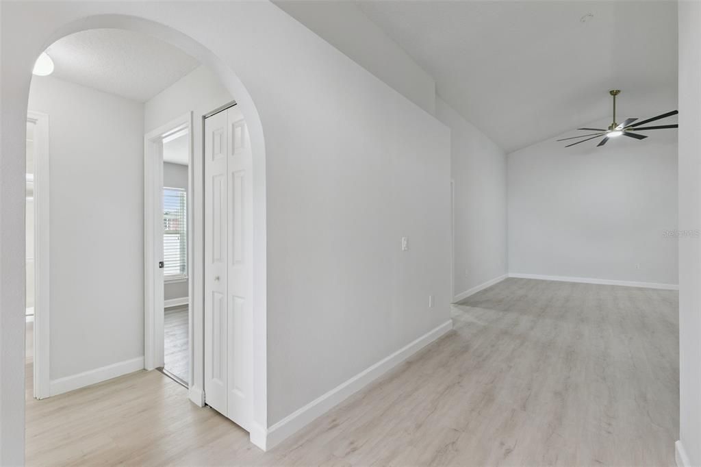 На продажу: $457,000 (4 спален, 2 ванн, 1842 Квадратных фут)