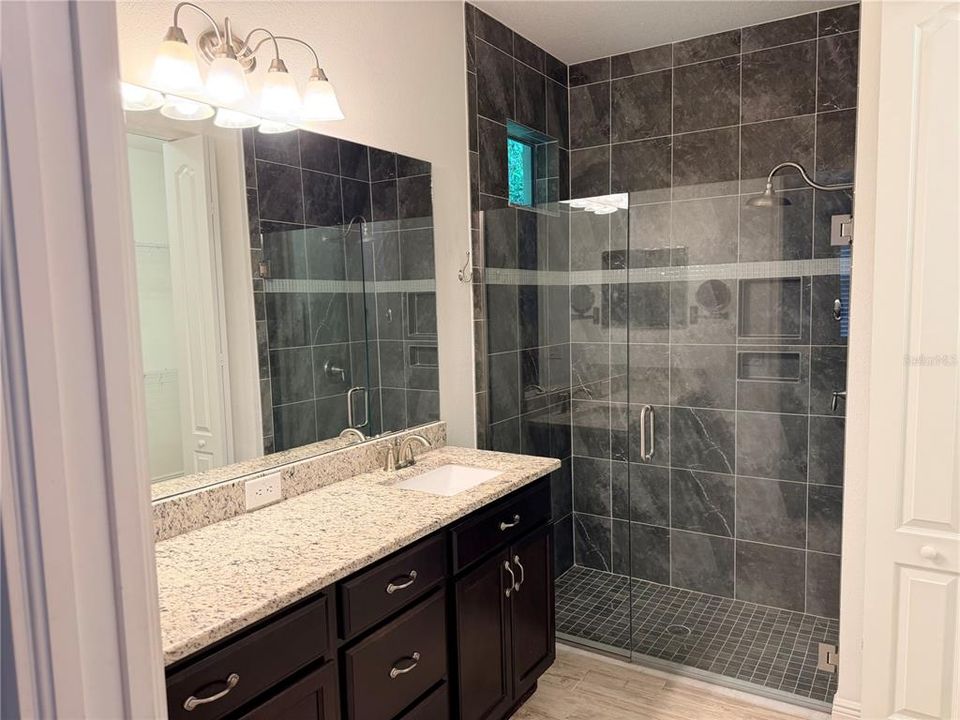 En Venta: $469,900 (3 camas, 2 baños, 1698 Pies cuadrados)