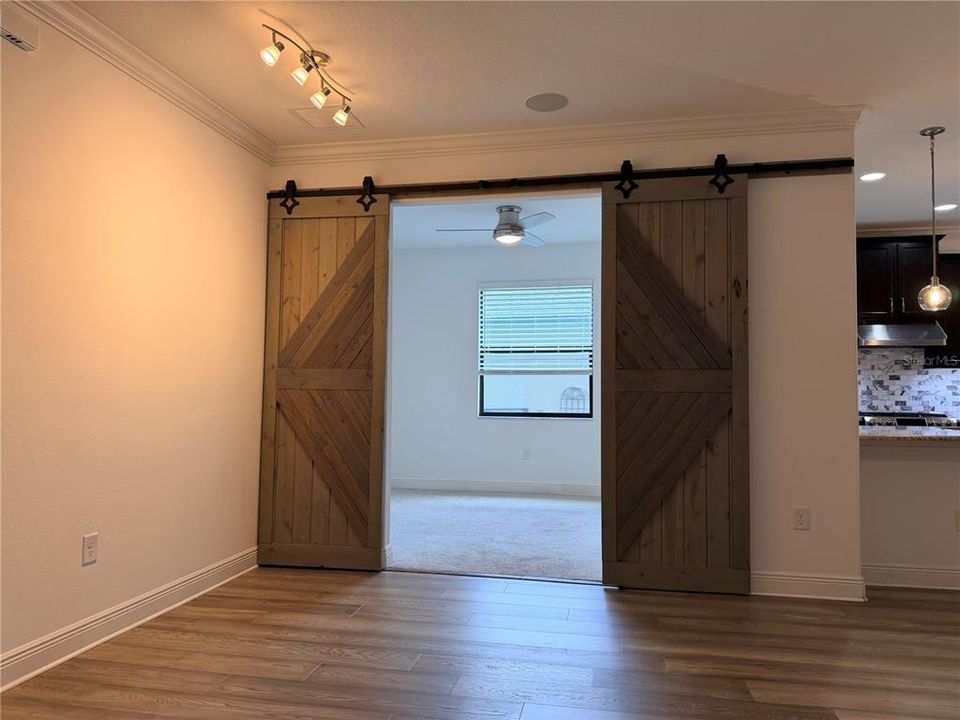 En Venta: $469,900 (3 camas, 2 baños, 1698 Pies cuadrados)