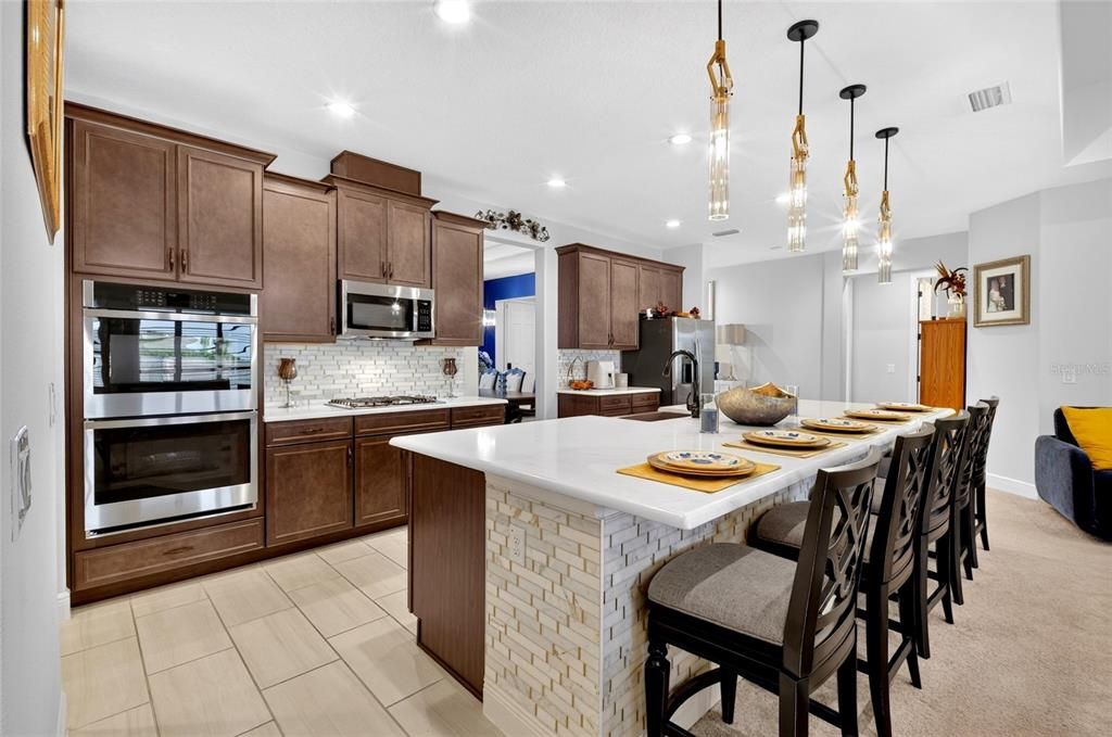 En Venta: $665,000 (4 camas, 3 baños, 2926 Pies cuadrados)