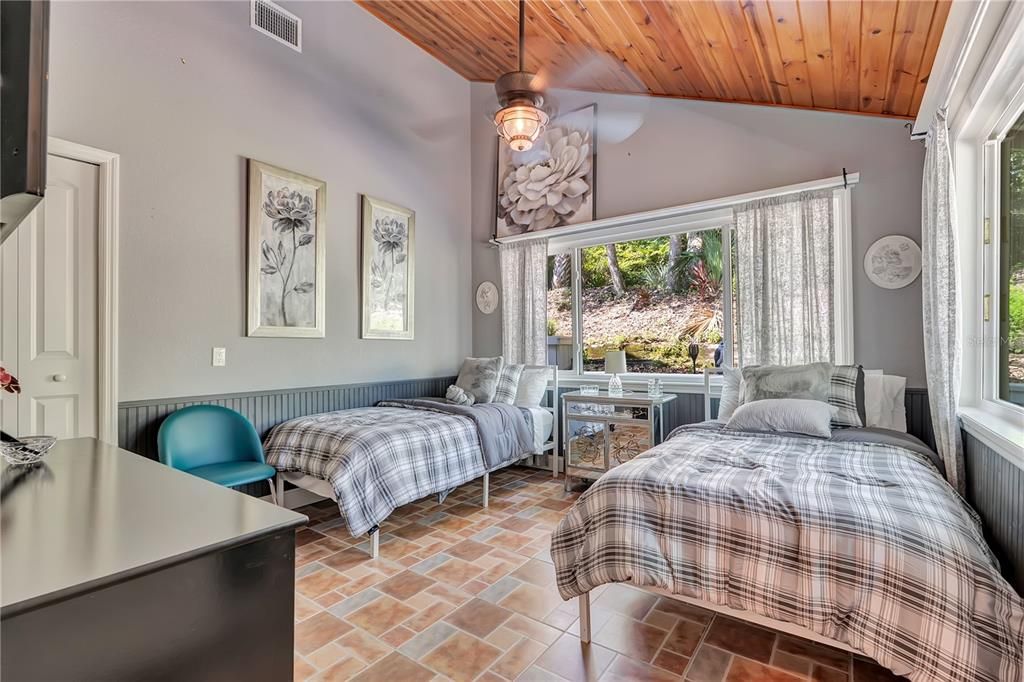For Rent: $4,500 (3 beds, 2 baths, 1236 Square Feet)
