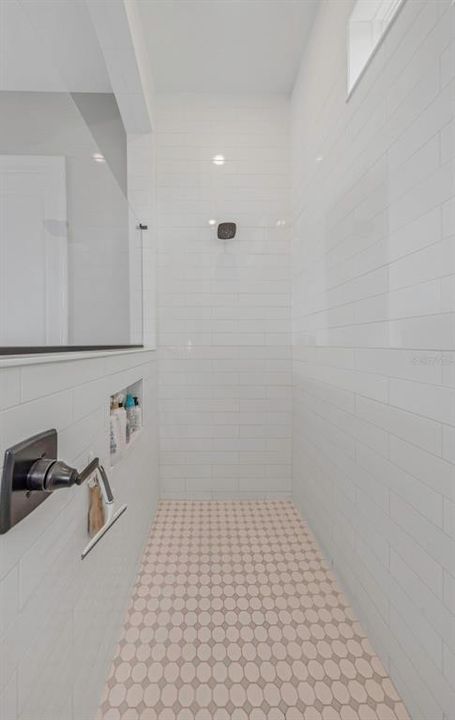 Activo con contrato: $624,900 (3 camas, 2 baños, 2640 Pies cuadrados)