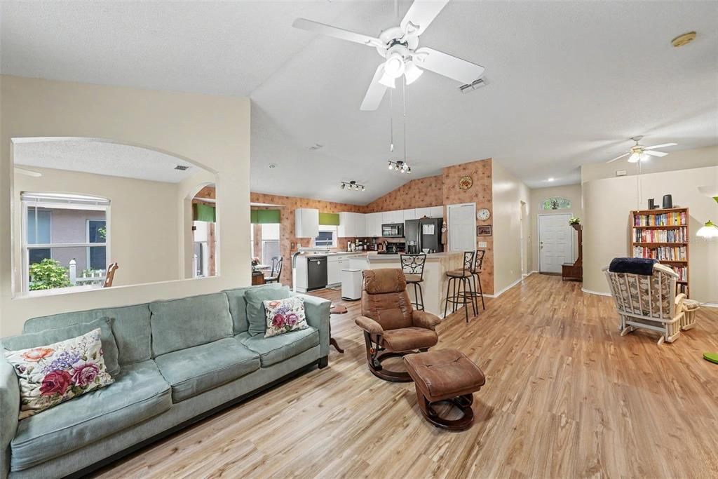 Activo con contrato: $495,000 (3 camas, 2 baños, 1682 Pies cuadrados)