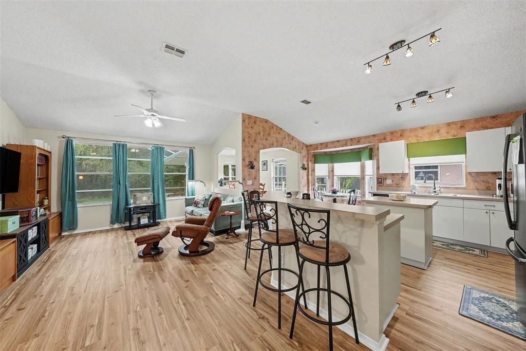 Activo con contrato: $495,000 (3 camas, 2 baños, 1682 Pies cuadrados)