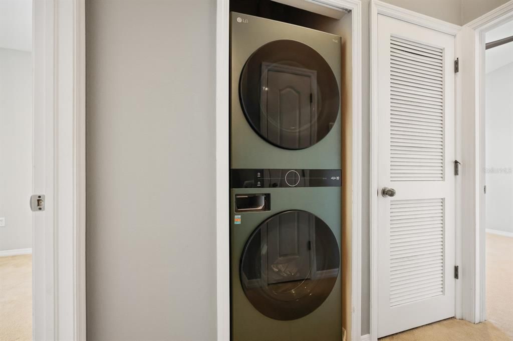 В аренду: $1,900 (2 спален, 2 ванн, 1260 Квадратных фут)