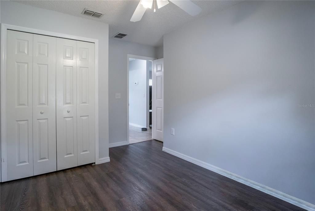 Activo con contrato: $275,000 (3 camas, 2 baños, 1205 Pies cuadrados)