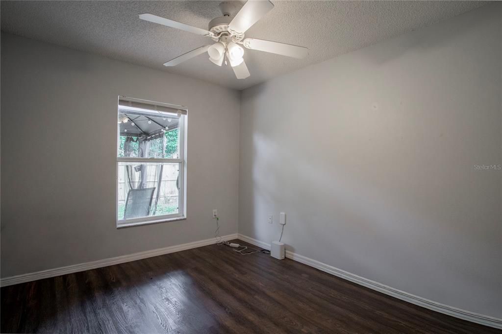 Activo con contrato: $275,000 (3 camas, 2 baños, 1205 Pies cuadrados)