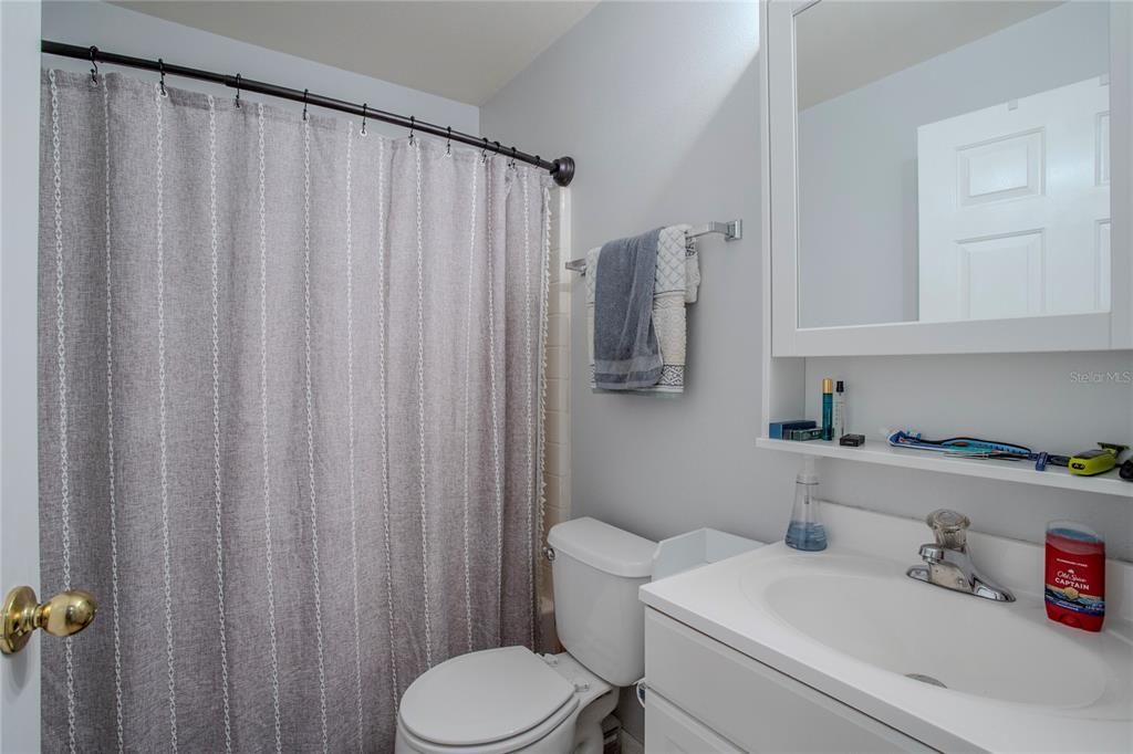 Activo con contrato: $275,000 (3 camas, 2 baños, 1205 Pies cuadrados)