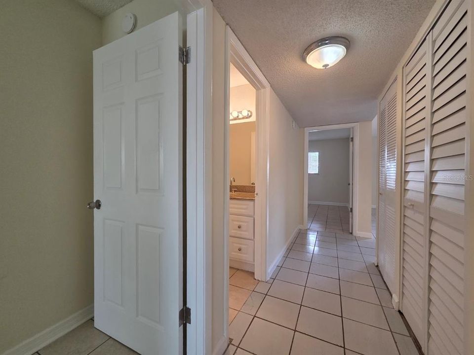 For Rent: $1,625 (3 beds, 2 baths, 1200 Square Feet)