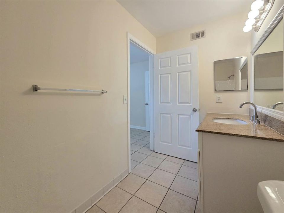 For Rent: $1,625 (3 beds, 2 baths, 1200 Square Feet)