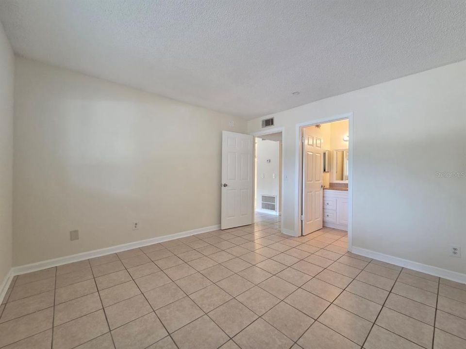 For Rent: $1,625 (3 beds, 2 baths, 1200 Square Feet)