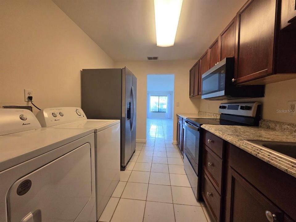 For Rent: $1,625 (3 beds, 2 baths, 1200 Square Feet)