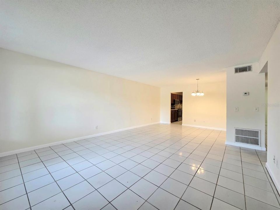 For Rent: $1,625 (3 beds, 2 baths, 1200 Square Feet)