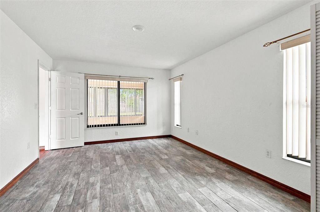 На продажу: $340,000 (2 спален, 2 ванн, 1722 Квадратных фут)