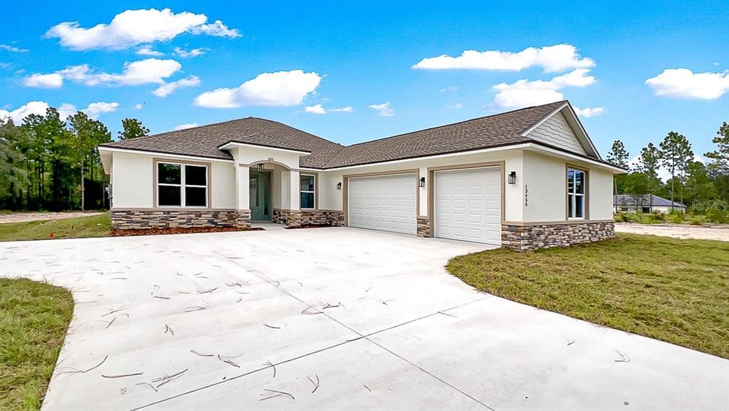 For Sale: $525,000 (4 beds, 3 baths, 2621 Square Feet)