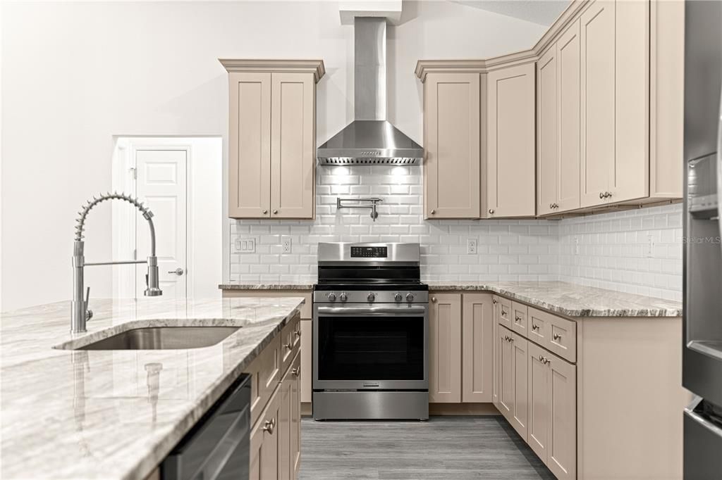 For Sale: $525,000 (4 beds, 3 baths, 2621 Square Feet)